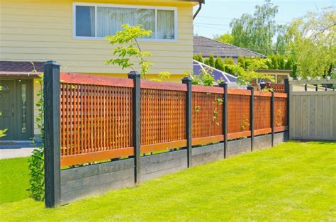 24 Types of fences to decorate your garden with style.